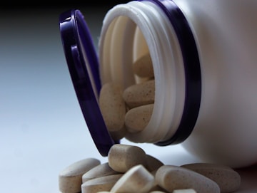 oval white medication pills